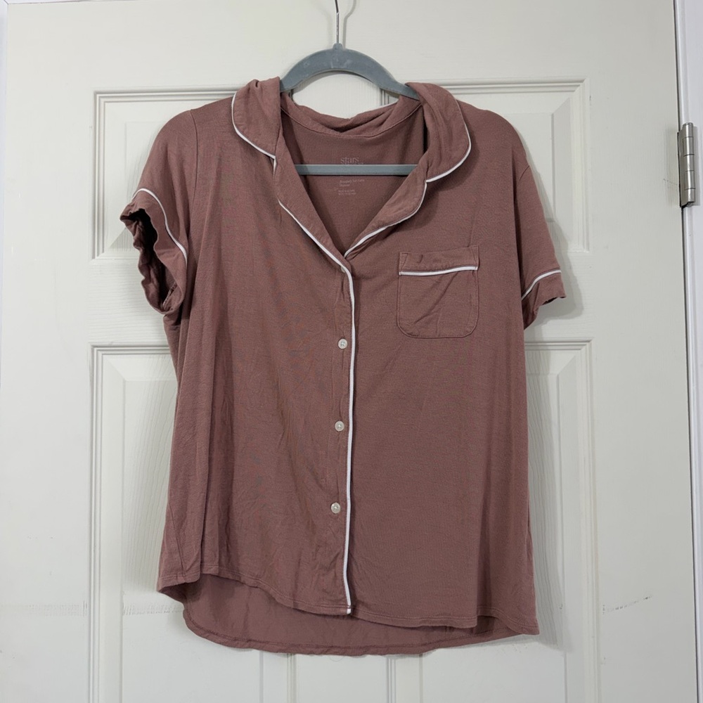 stars above Mauve Short Sleeve Notch Collar Pajama Top with White Trim